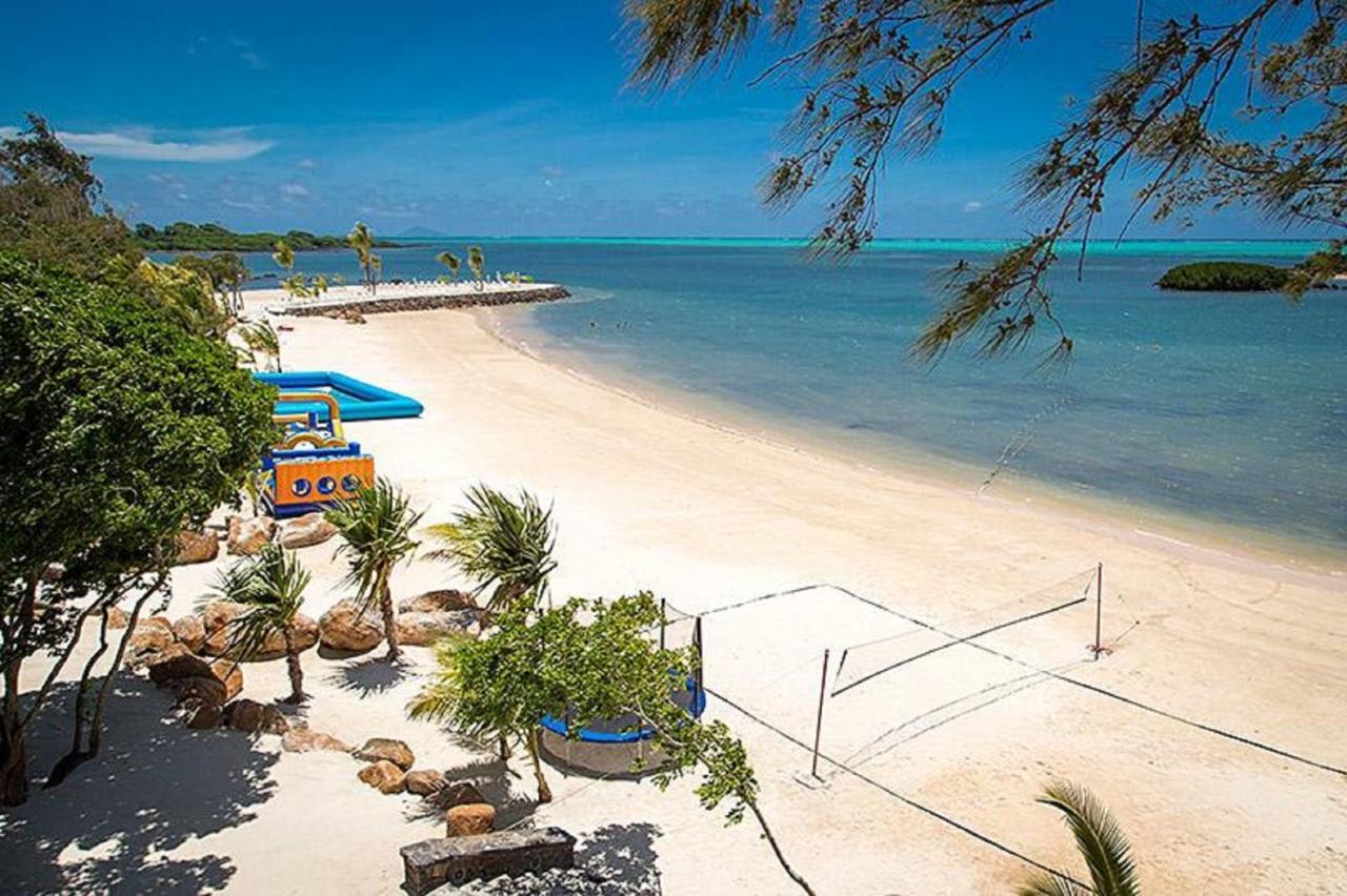Azuri Resort -Sea View & Golf Luxury Apartment Roches Noires Exterior photo